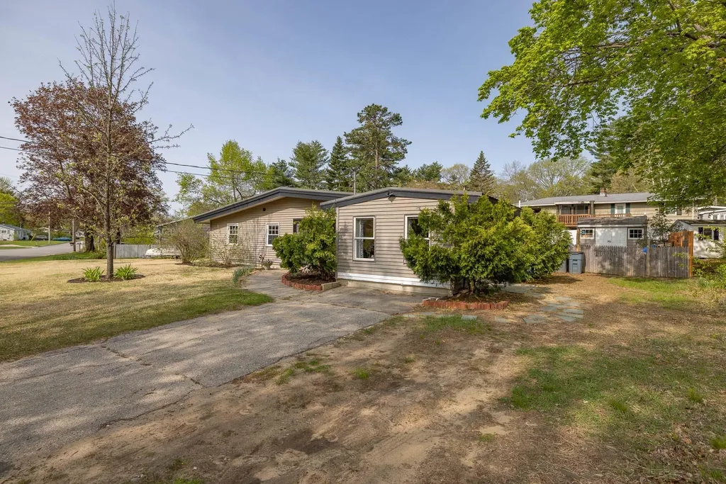 28 Morningside Drive Dover NH 03820