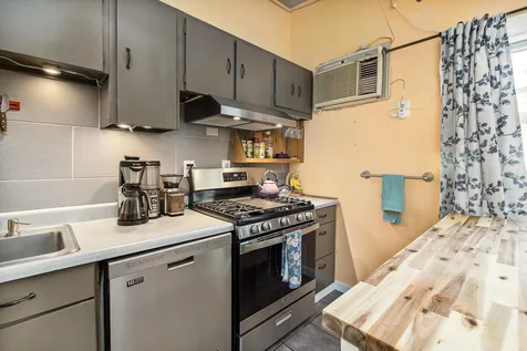 28 Morningside Drive Dover NH 03820