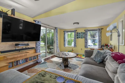 28 Morningside Drive Dover NH 03820