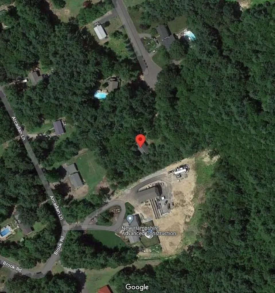 25 Courtland Avenue Litchfield NH 03052