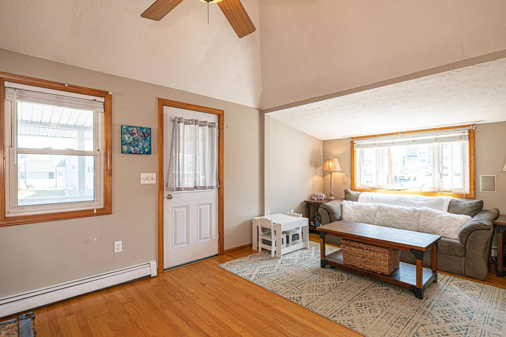 9 Bragg Avenue Hampton NH 03842