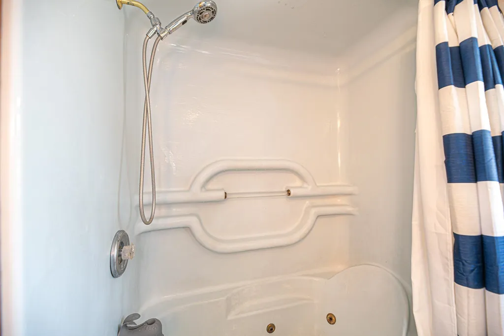 9 Bragg Avenue Hampton NH 03842