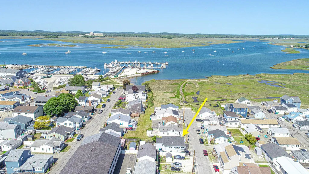 9 Bragg Avenue Hampton NH 03842