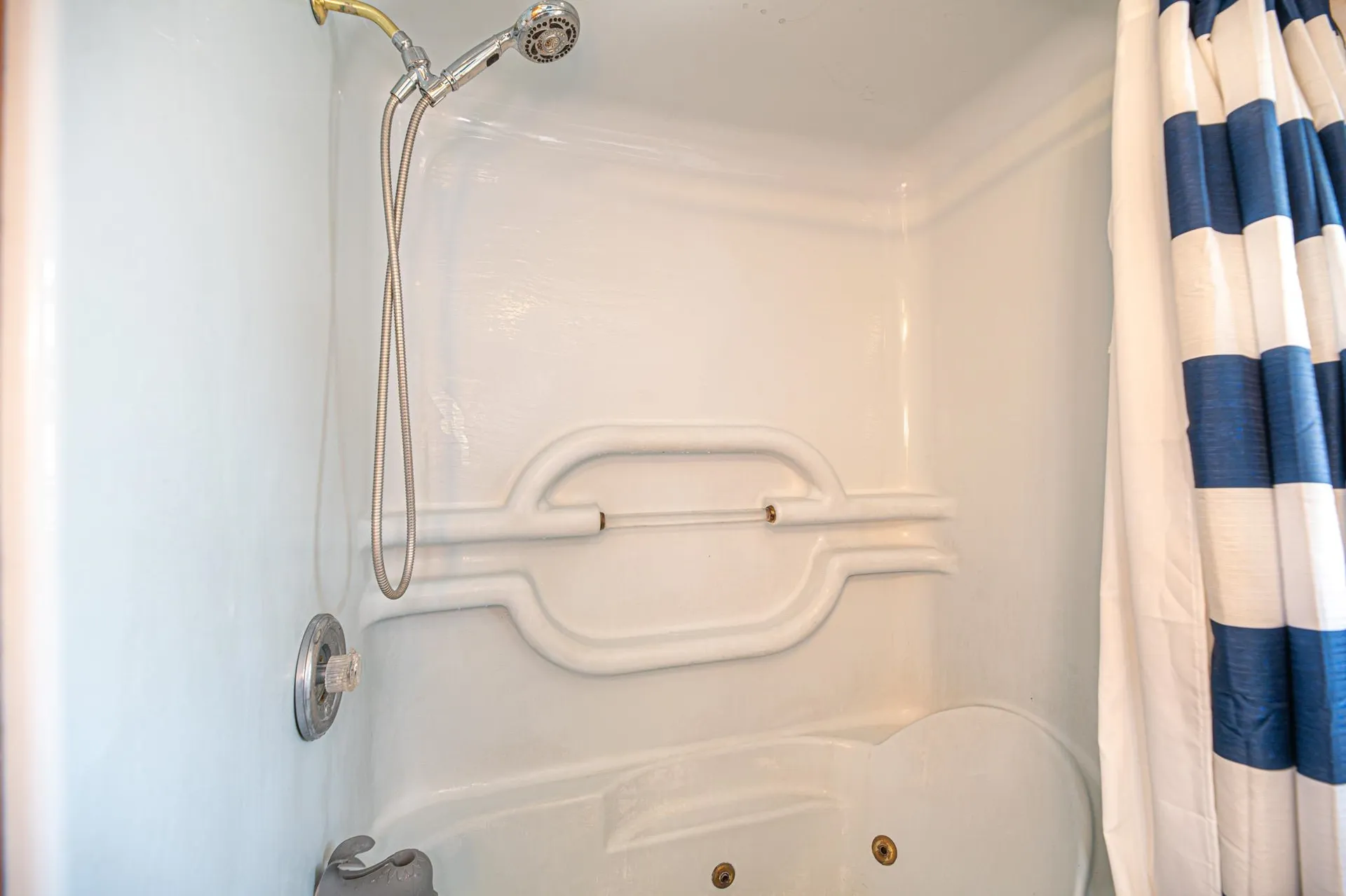 9 Bragg Avenue Hampton NH 03842