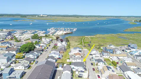 9 Bragg Avenue Hampton NH 03842