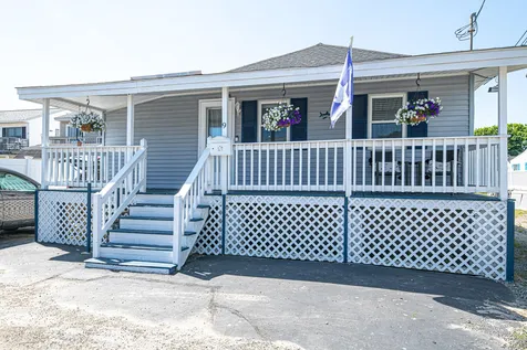 9 Bragg Avenue Hampton NH 03842