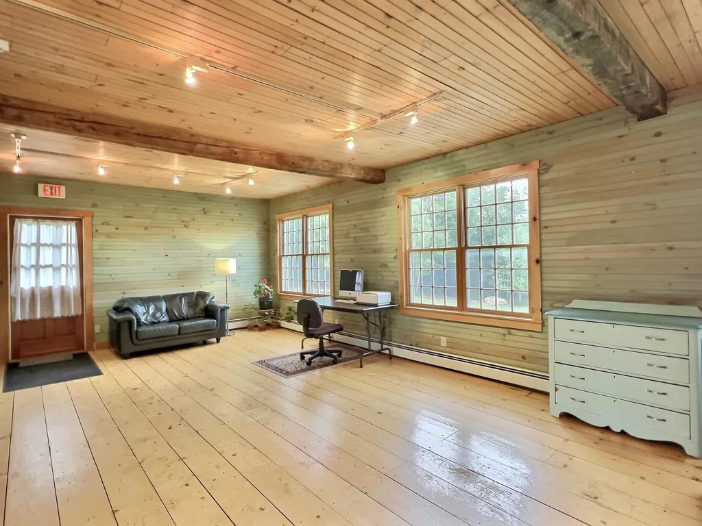 55 Page Road New London NH 03257