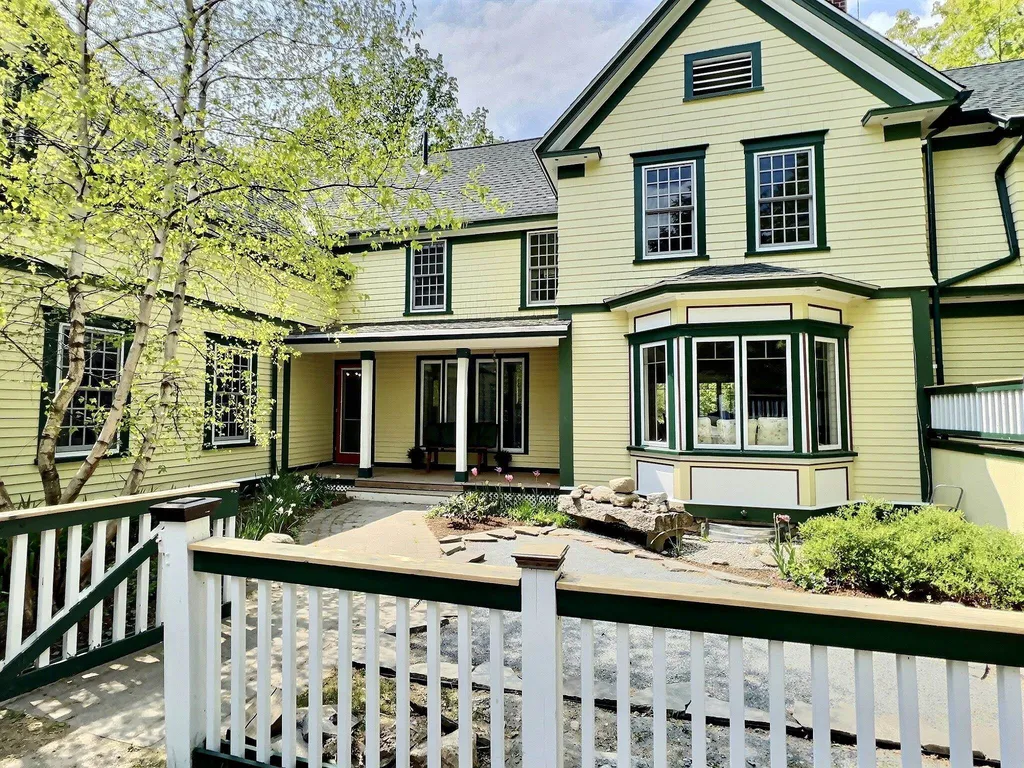55 Page Road New London NH 03257