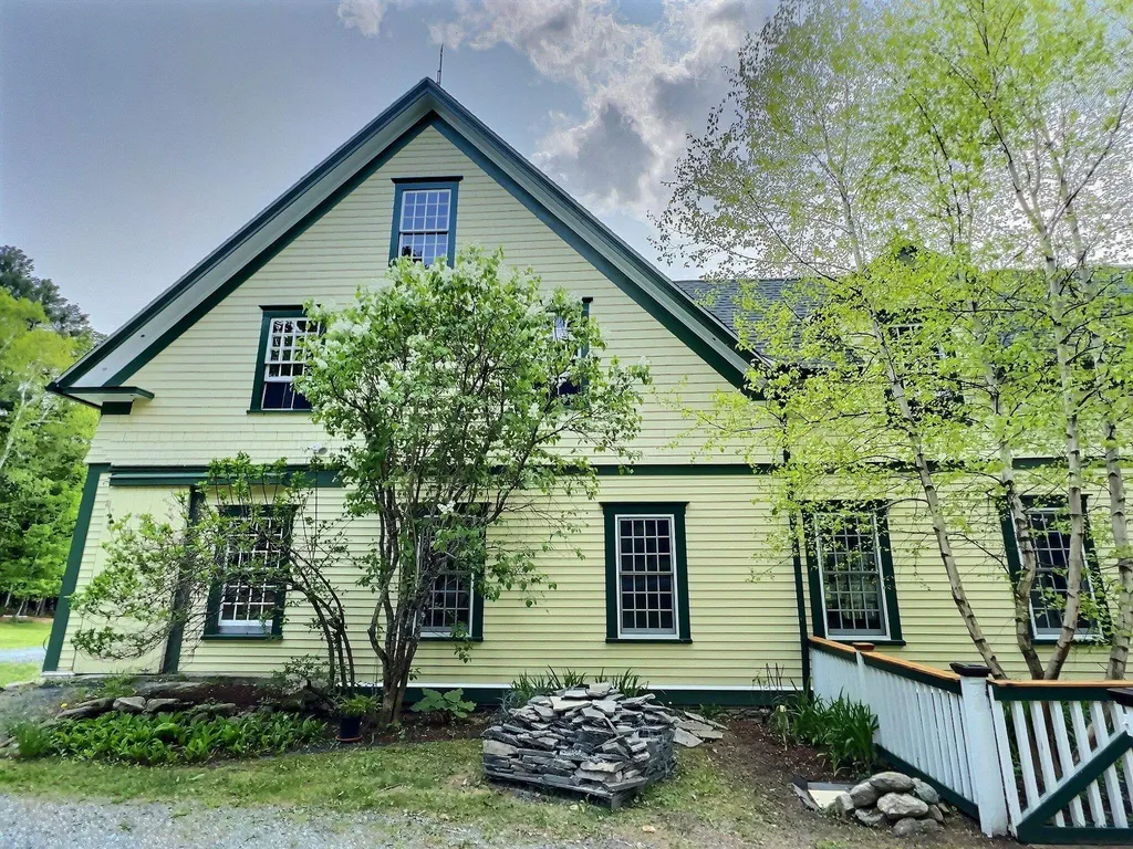 55 Page Road New London NH 03257