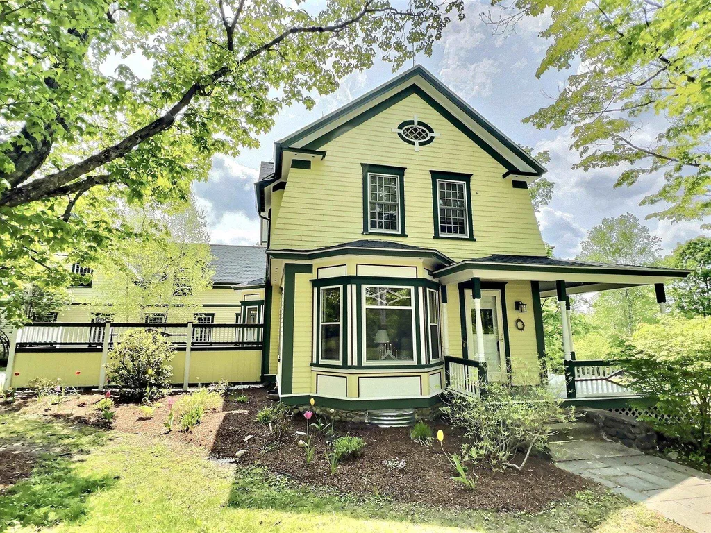 55 Page Road New London NH 03257
