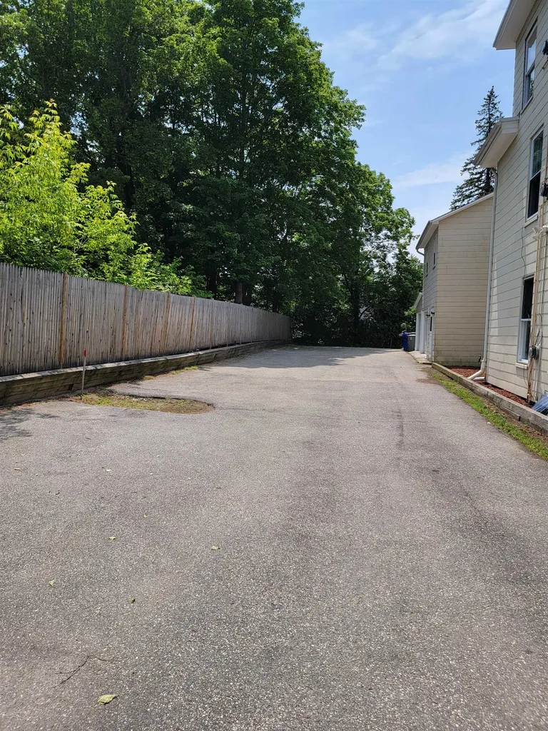 467 Amherst Street Manchester NH 03104