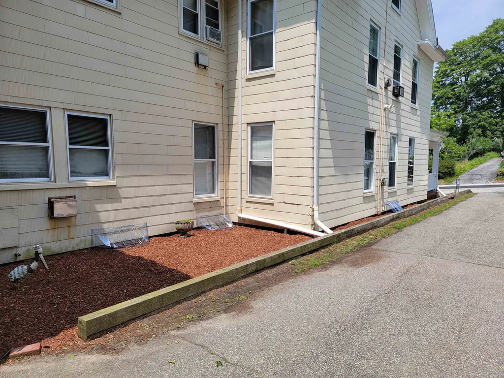 467 Amherst Street Manchester NH 03104