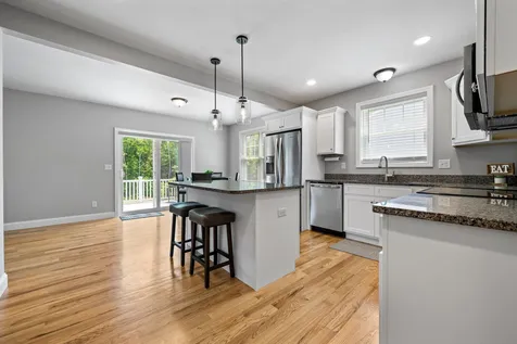 7 Horizon Drive Londonderry NH 03053