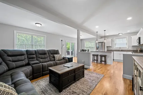 7 Horizon Drive Londonderry NH 03053