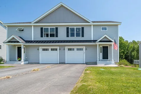 7 Horizon Drive Londonderry NH 03053