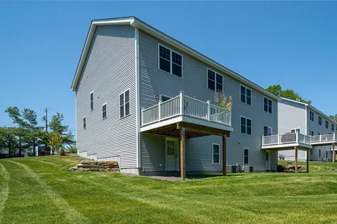 7 Horizon Drive Londonderry NH 03053