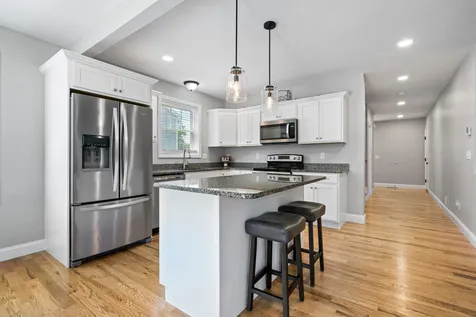 7 Horizon Drive Londonderry NH 03053