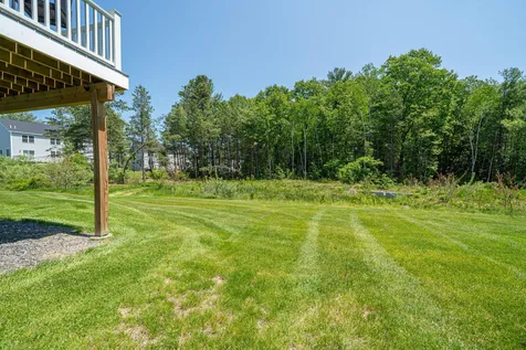 7 Horizon Drive Londonderry NH 03053