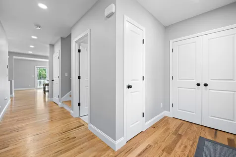 7 Horizon Drive Londonderry NH 03053