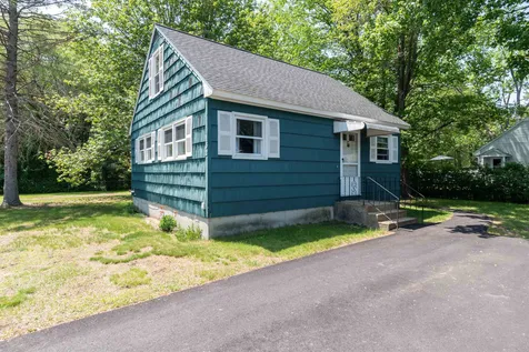 132 Elgin Avenue Manchester NH 03104