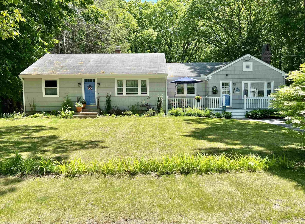 31 Pine Road North Hampton NH 03862