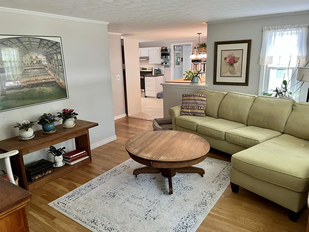 31 Pine Road North Hampton NH 03862