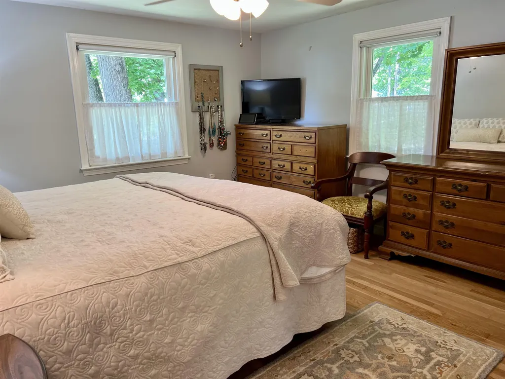 31 Pine Road North Hampton NH 03862