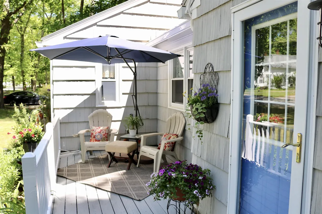 31 Pine Road North Hampton NH 03862