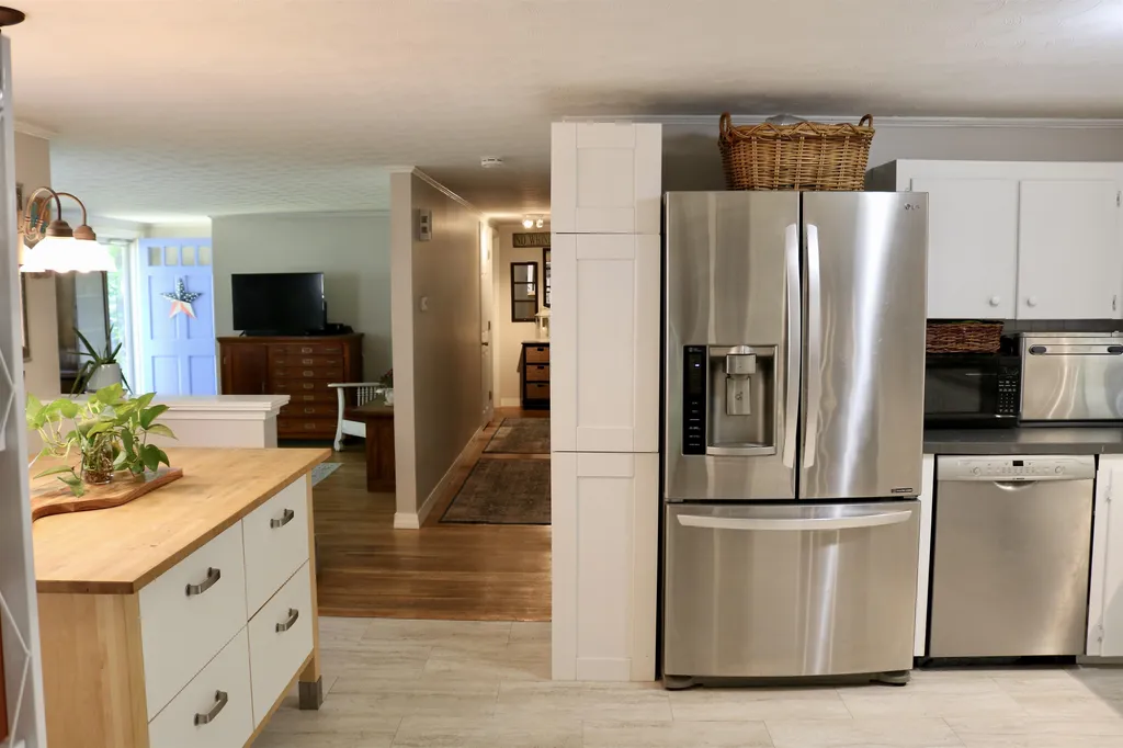 31 Pine Road North Hampton NH 03862