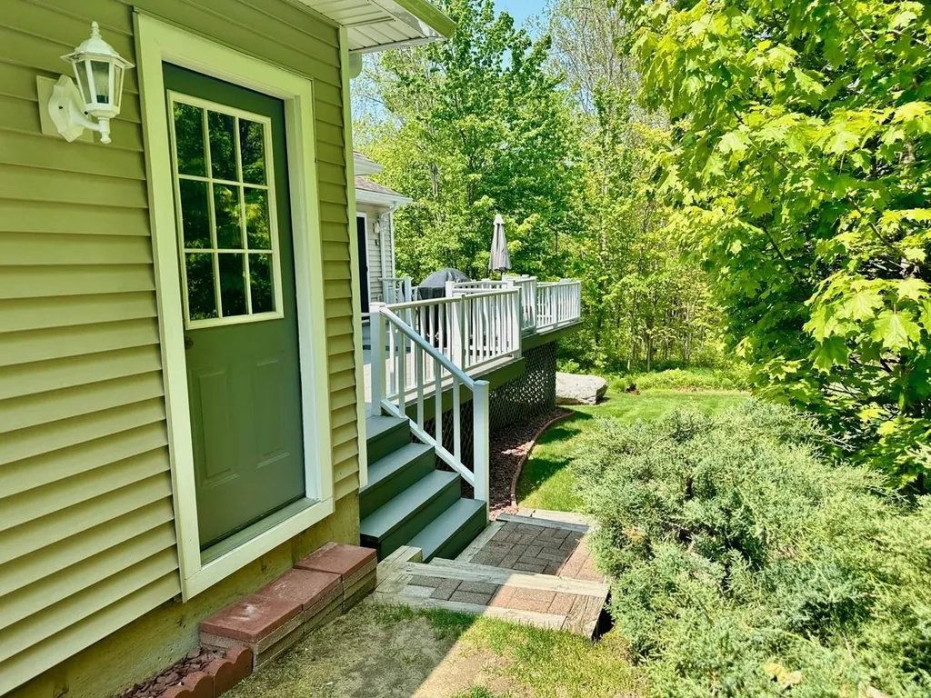 53 Kriste Lane Jericho VT 05465