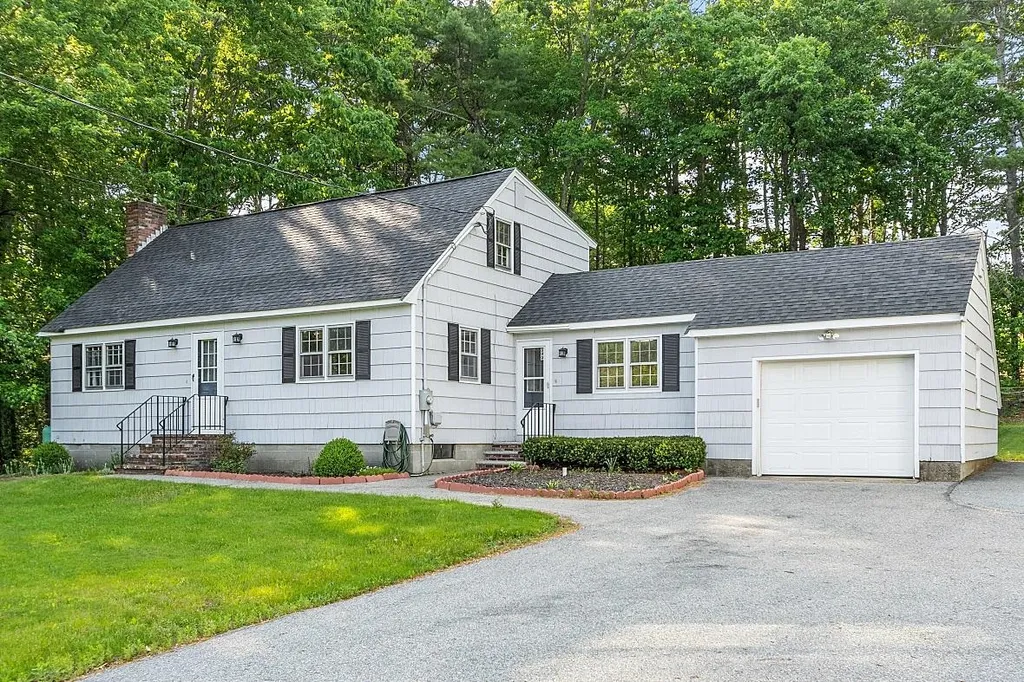 899 Bridge Street Pelham NH 03076