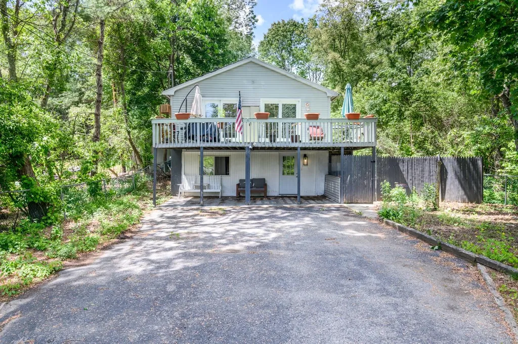 66 Grove Avenue Salem NH 03079