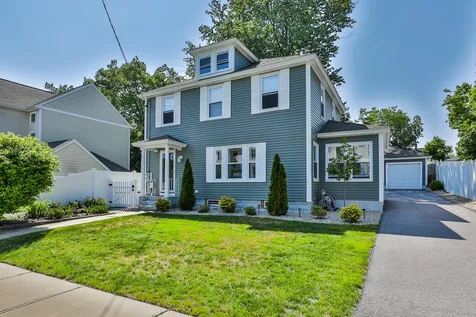 11 Bennett Street Nashua NH 03064