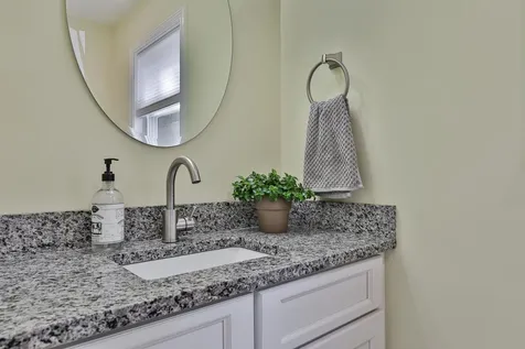 11 Bennett Street Nashua NH 03064