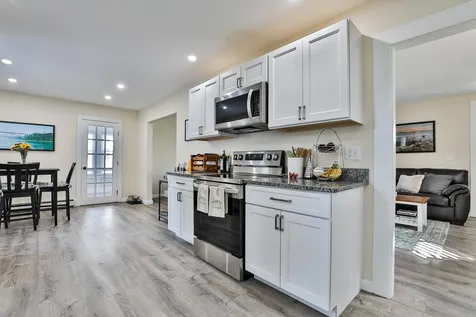 11 Bennett Street Nashua NH 03064