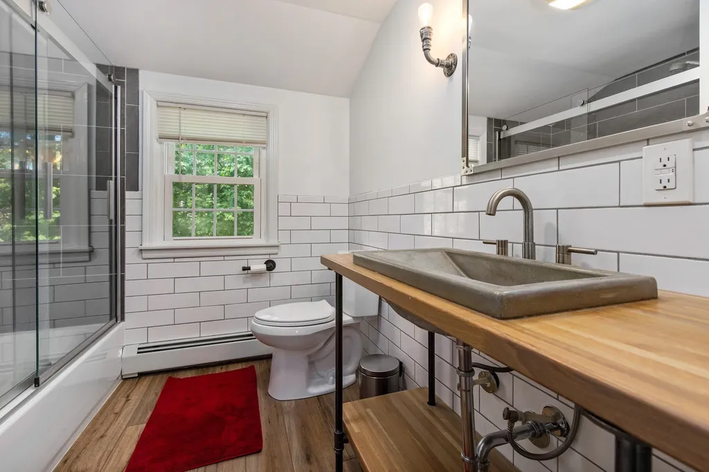 14 Vinewood Lane Rochester NH 03867