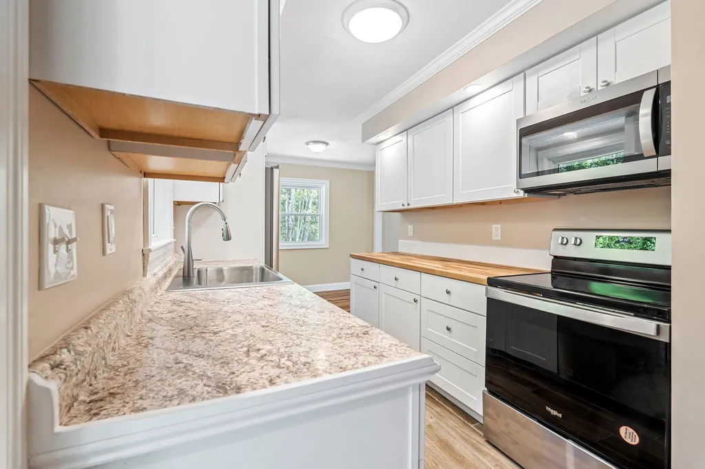 429 Main Street Danville NH 03819