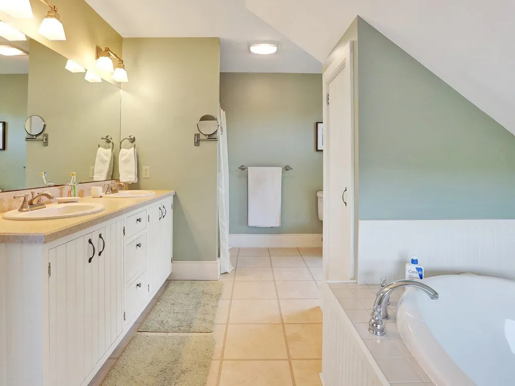 44 Bedford Road Ferrisburgh VT 05456