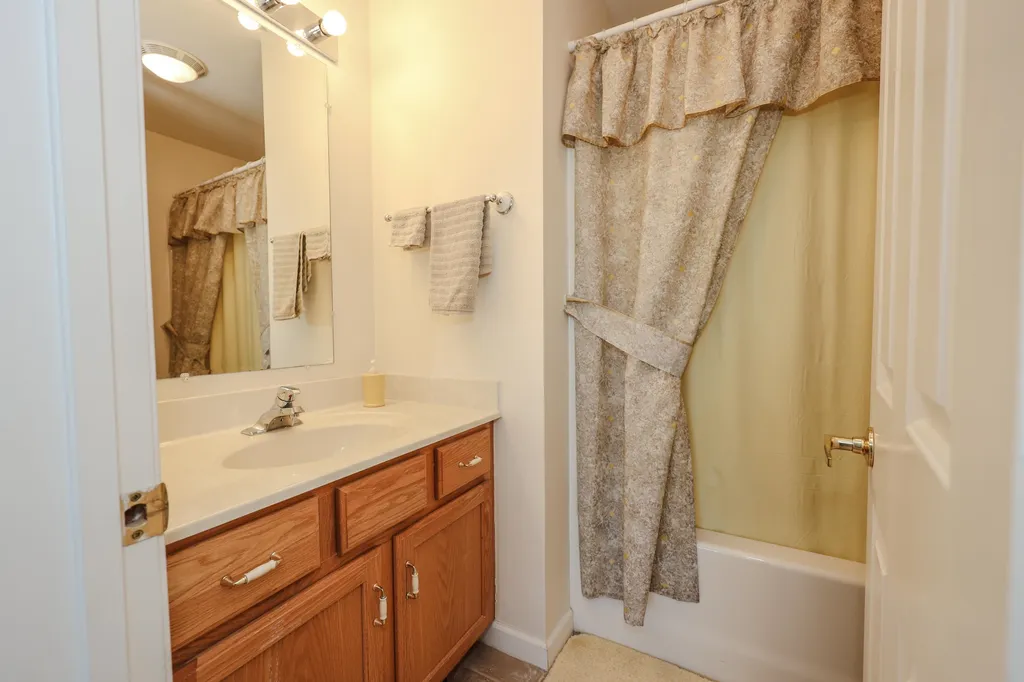 22 Corner Stone Road Northfield NH 03276