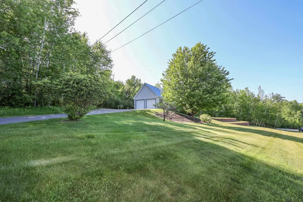 22 Corner Stone Road Northfield NH 03276
