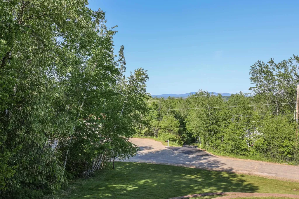 22 Corner Stone Road Northfield NH 03276