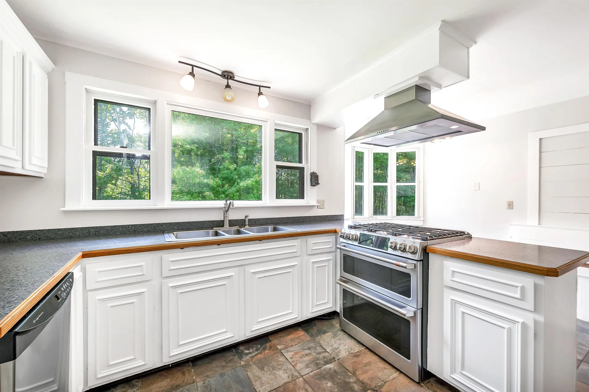 210 Cherry Valley Road Gilford NH 03249