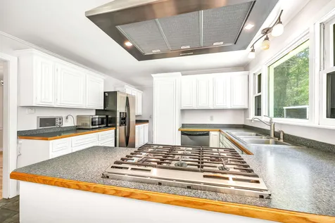 210 Cherry Valley Road Gilford NH 03249