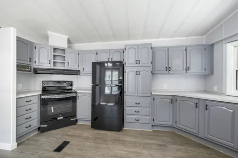 303 Old Lakeshore Road Gilford NH 03249