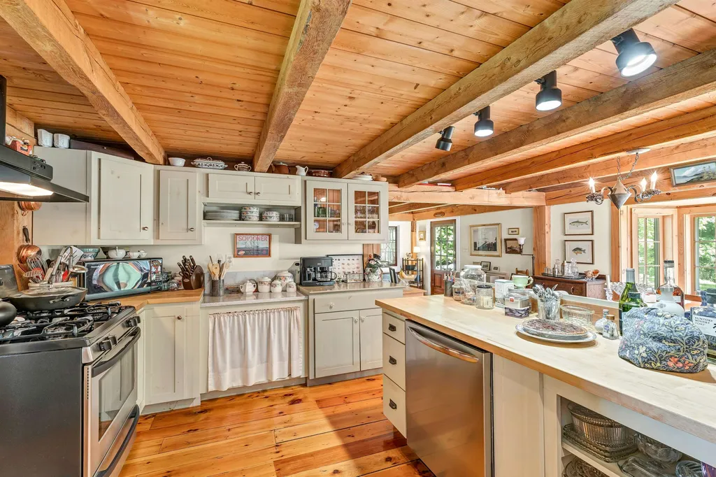 73 Geddes Road Gilmanton NH 03837