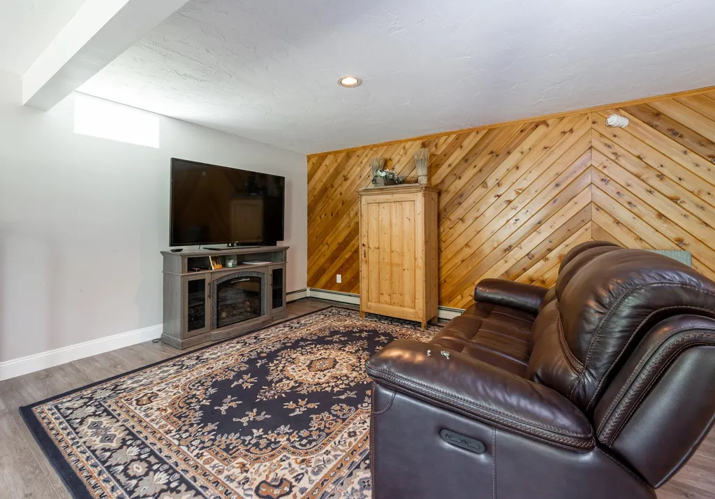 556 Union Road Belmont NH 03220