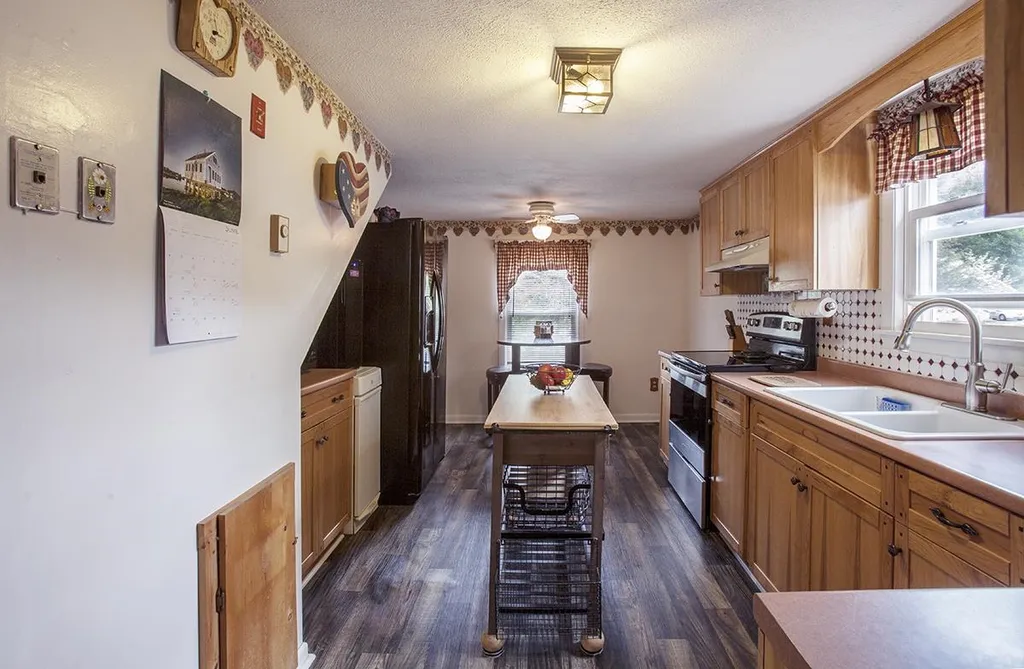 321 Mammoth Road Londonderry NH 03053