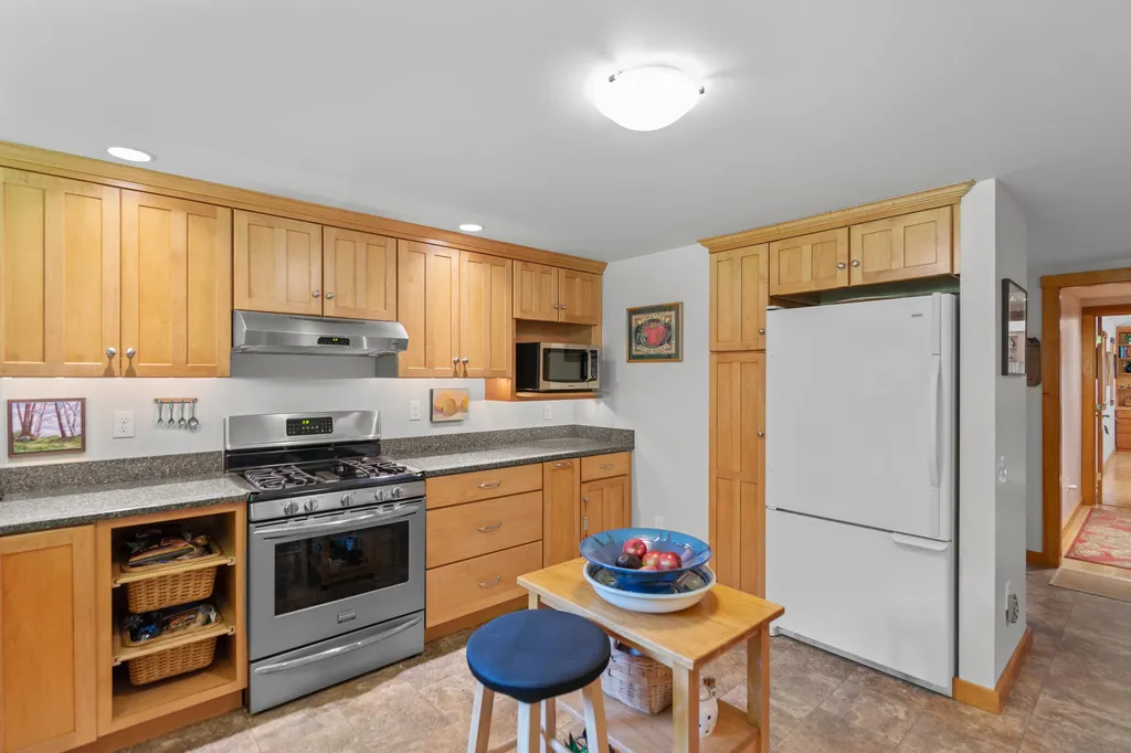 21 Allens Avenue Lee NH 03861