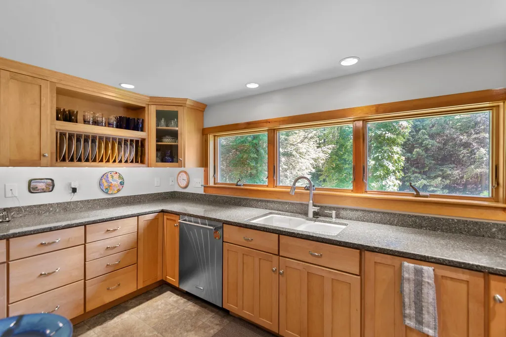 21 Allens Avenue Lee NH 03861