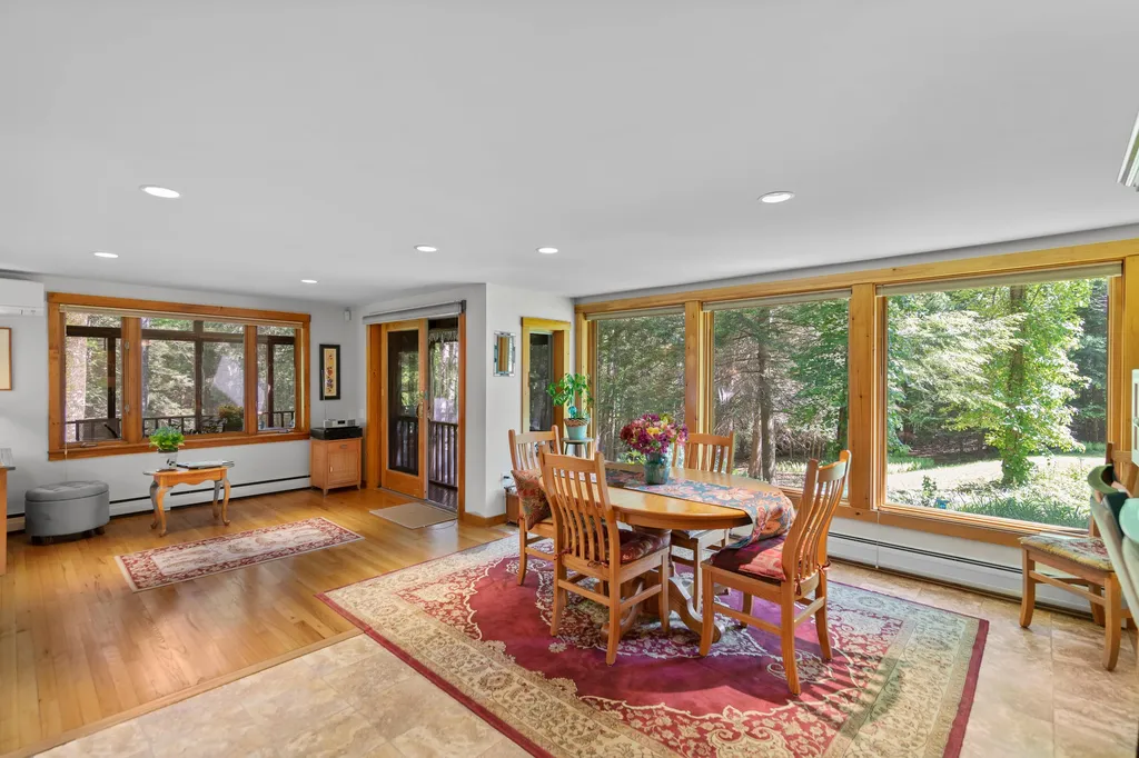 21 Allens Avenue Lee NH 03861